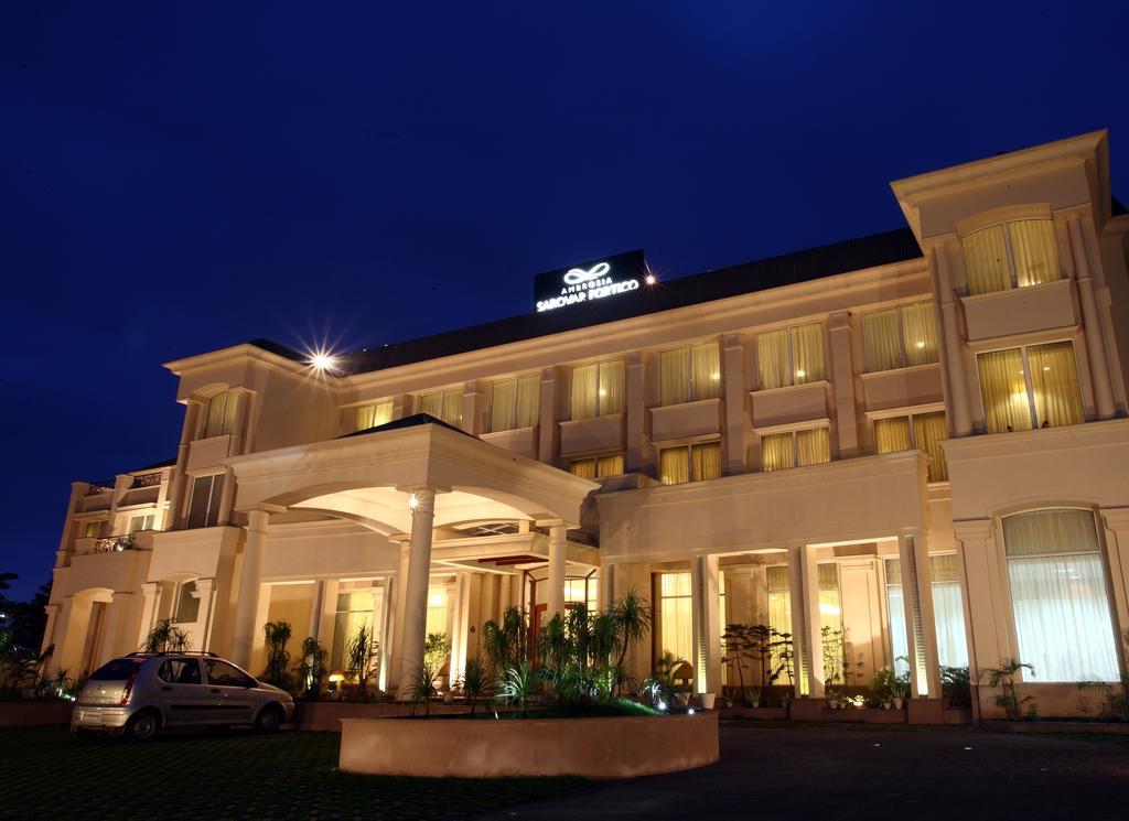 Ambrosia Sarovar Portico Харидвар Экстерьер фото