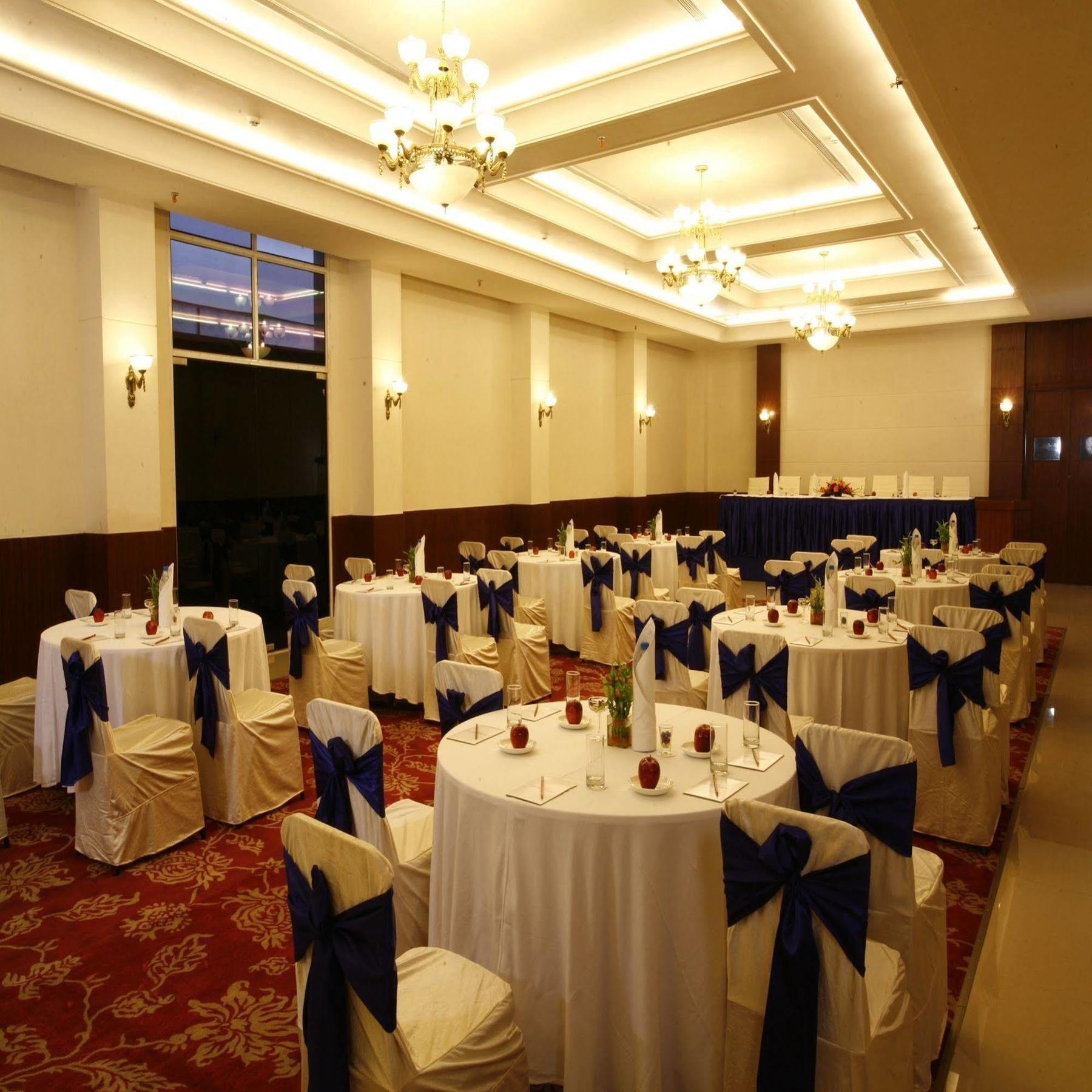 Ambrosia Sarovar Portico Харидвар Экстерьер фото