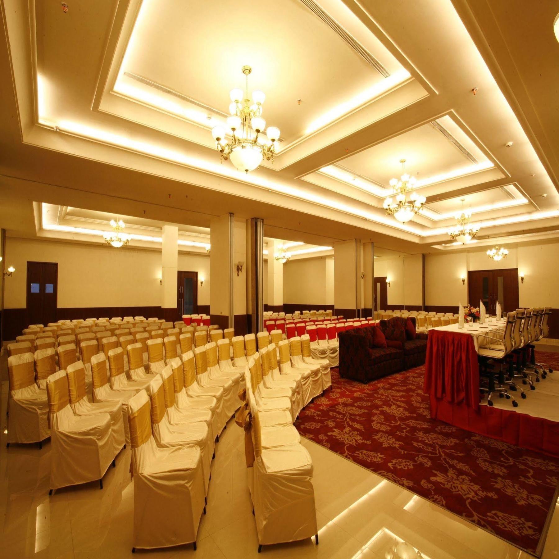 Ambrosia Sarovar Portico Харидвар Экстерьер фото