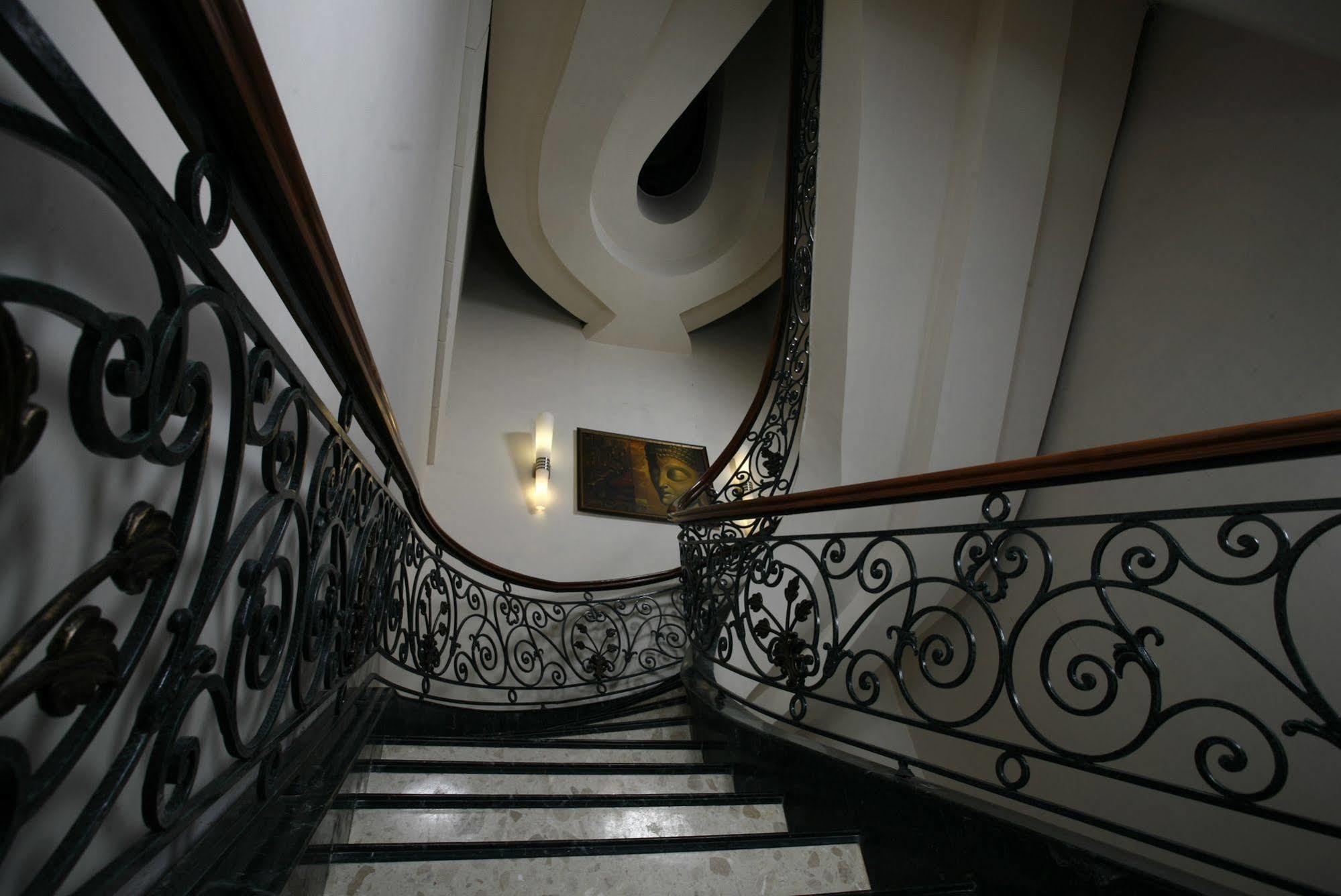 Ambrosia Sarovar Portico Харидвар Экстерьер фото